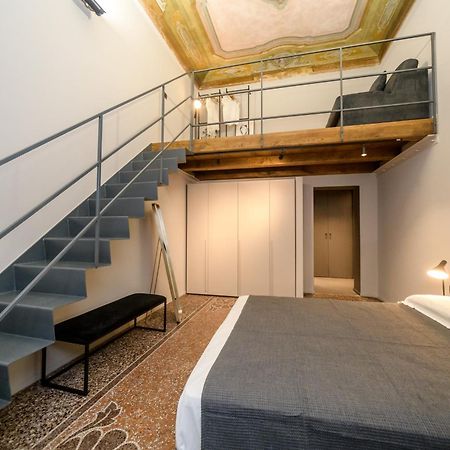 Eleven Luxury Suite - Dimora Affrescata Del '500 A Pochi Passi Dall'Acquario 热那亚 外观 照片